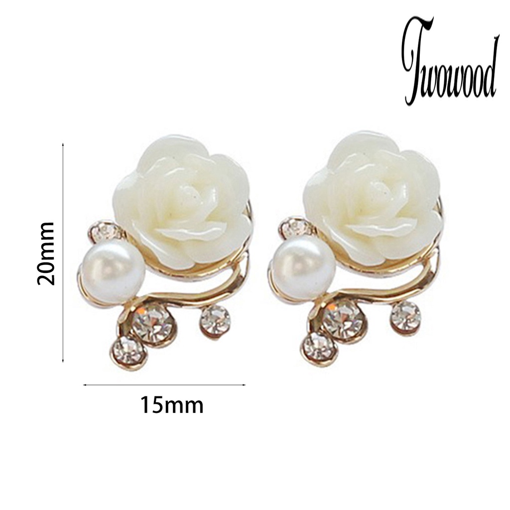 1 Pasang Anting Stud Bentuk Bunga Mawar Aksen Mutiara Berlian Imitasi Bahan Alloy Untuk Wanita