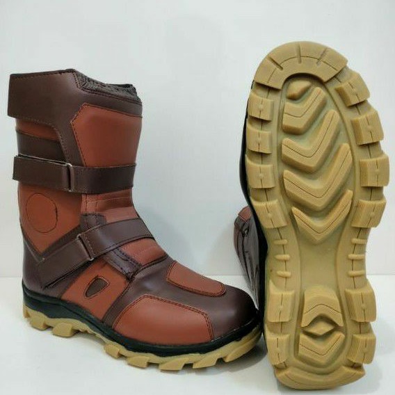 SEPATU TRAIL CROSS TRIL KLASIK WARNA COKLAT MIRIP KULIT DAN ABU HITAM