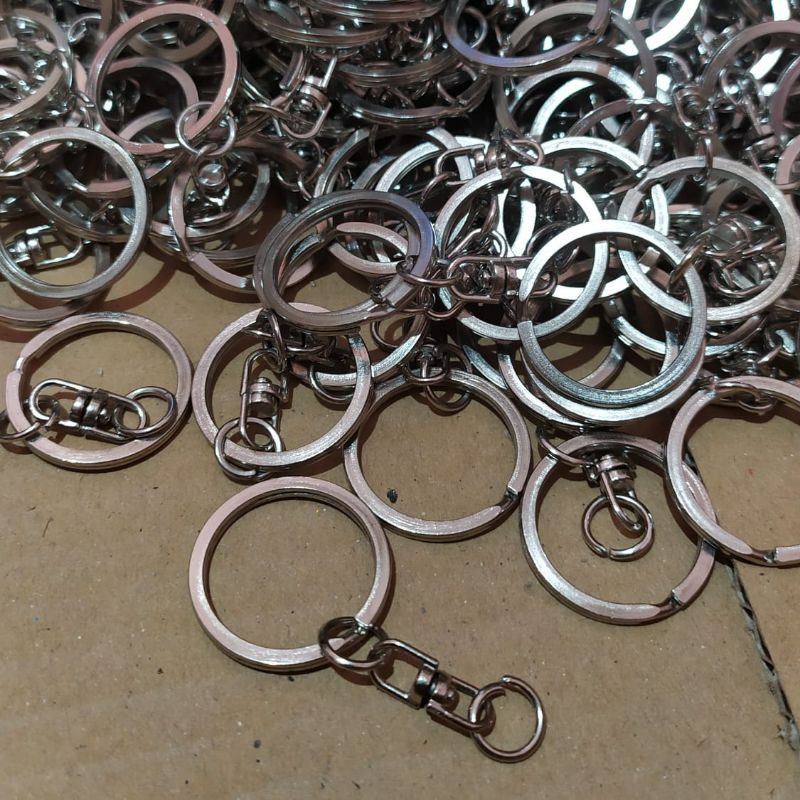 gantungan kunci 25mm , 28 mm isi 12pcs