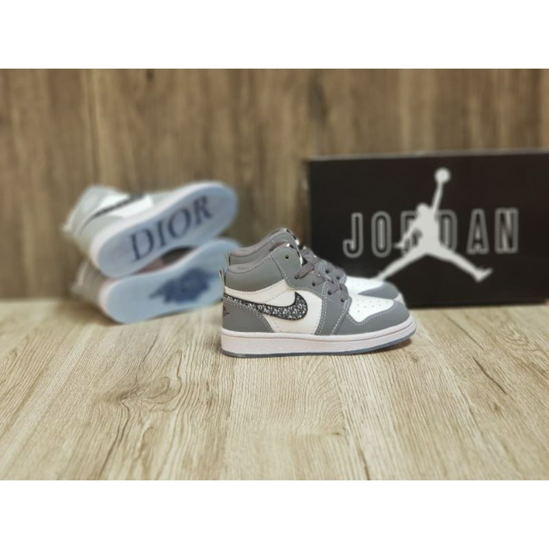 sepatu anak anak casual cowo cewe air jordan abu abu putih/free box/
