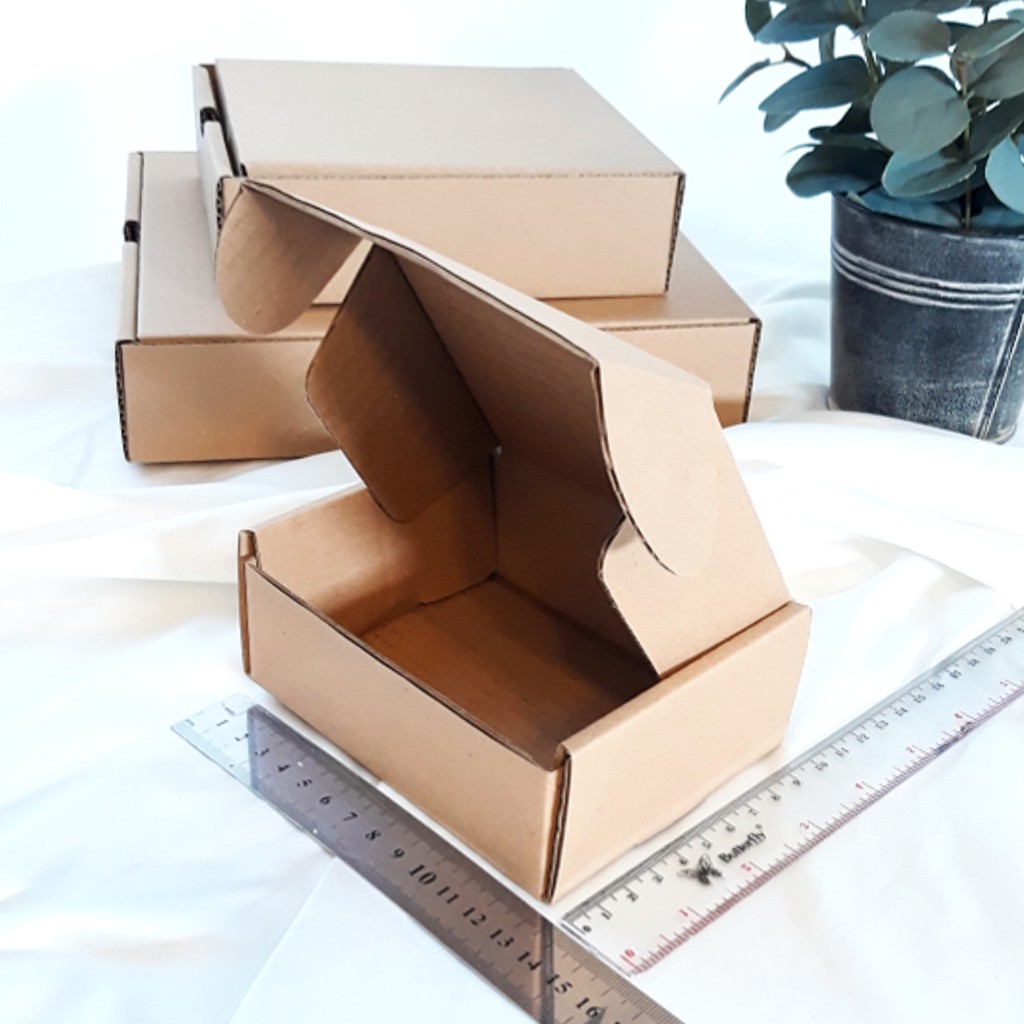 

Kardus uk 13x10x5 cm / die cut / kotak box packing / kardus pizza die cut / box kraft coklat / box