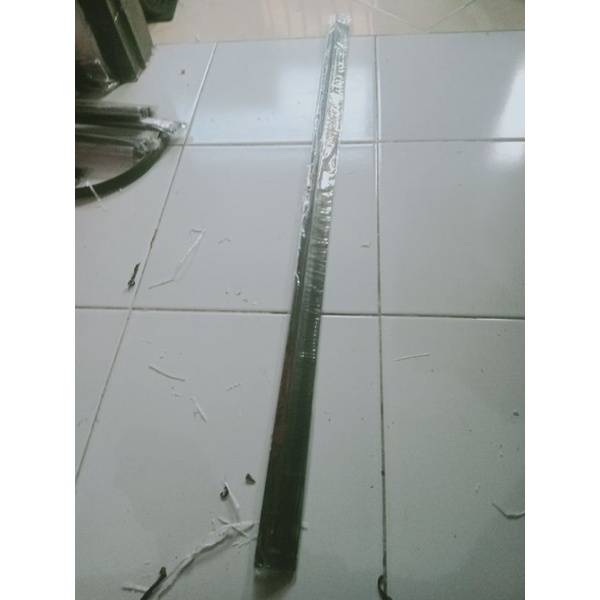 Karet Pelipit Kaca luar L300