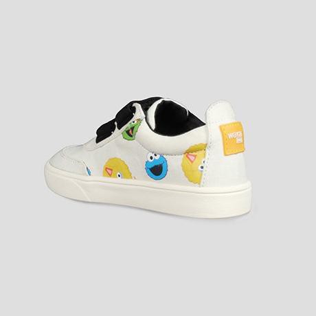 Serbuuuu.. Wakai Kids FW01903 SESAME STREET GROUP White