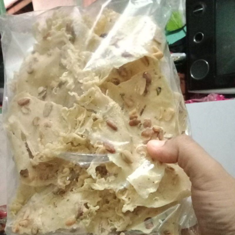 

Peyek kacang tanah 200g