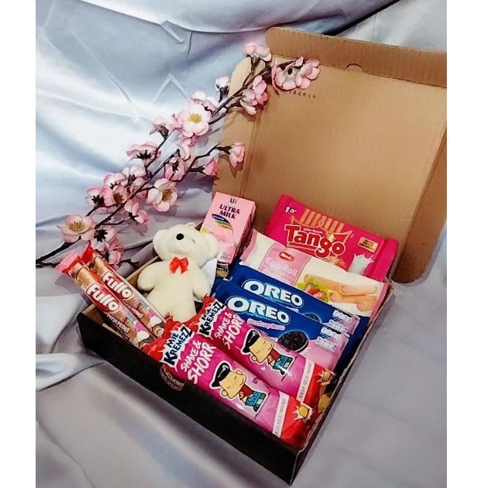 

SNACK BOX / GIFT BOX / HAMPERS SNACK PINK