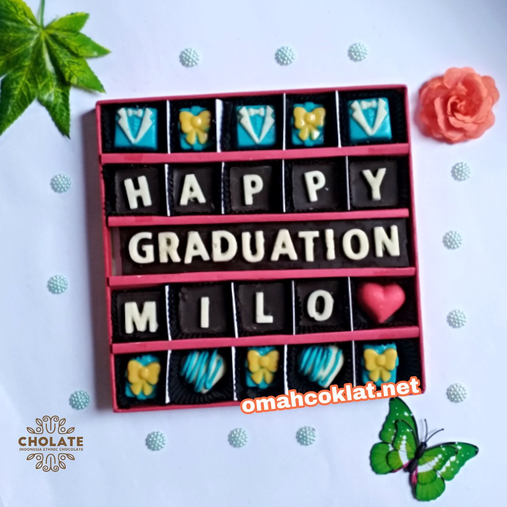

KADO WISUDA PACAR UNIK COKLAT PRALIN HURUF