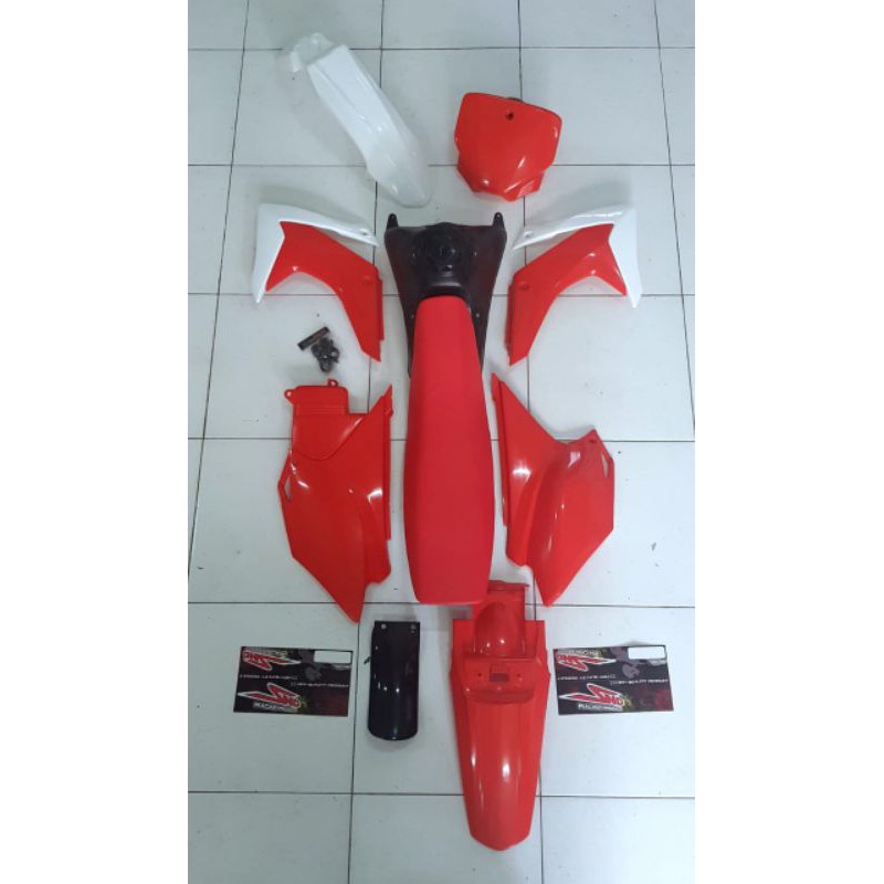 BODY SET CRF 230 SND ORIGINAL MERAH PUTIH. BODYSET CRF230 MOTOCROSS GRASSTRACK ENDURO TRABAS TRAIL