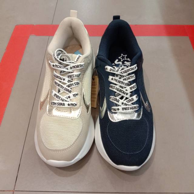 Sepatu North Star