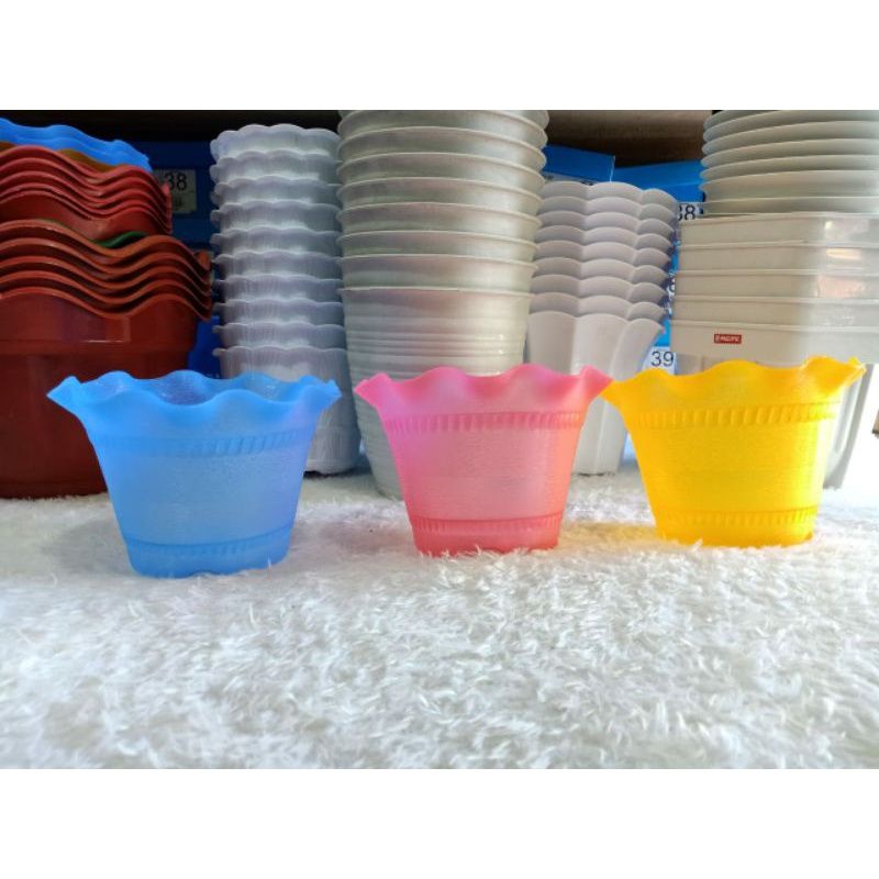 pot bunga cantik/ pot bunga warna /pot kecil