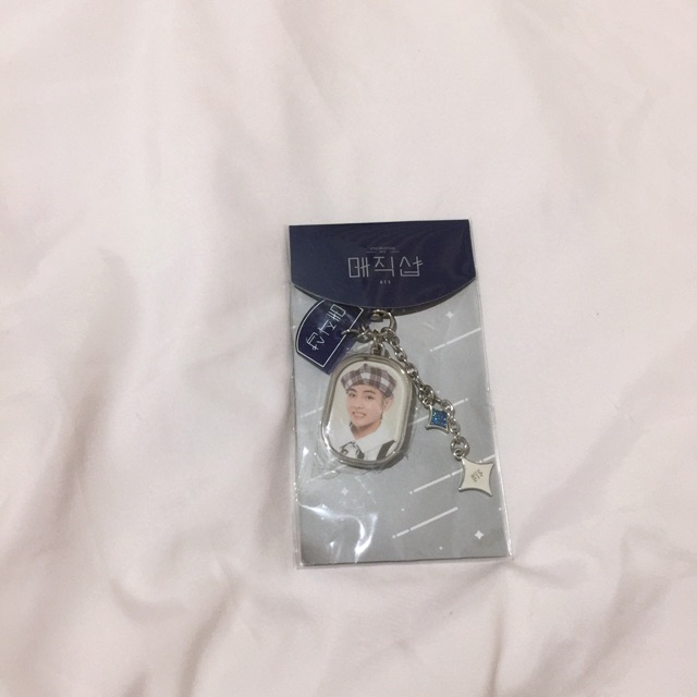 BTS MUSTER MAGIC SHOP MINI KEYRING