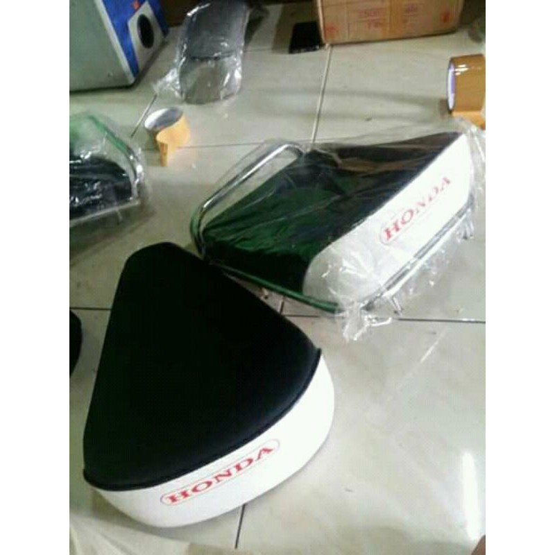Jok Pispot Pisah Depan Belakang SET Dudukan Honda C70 C50 Warna Hitam PUTIH