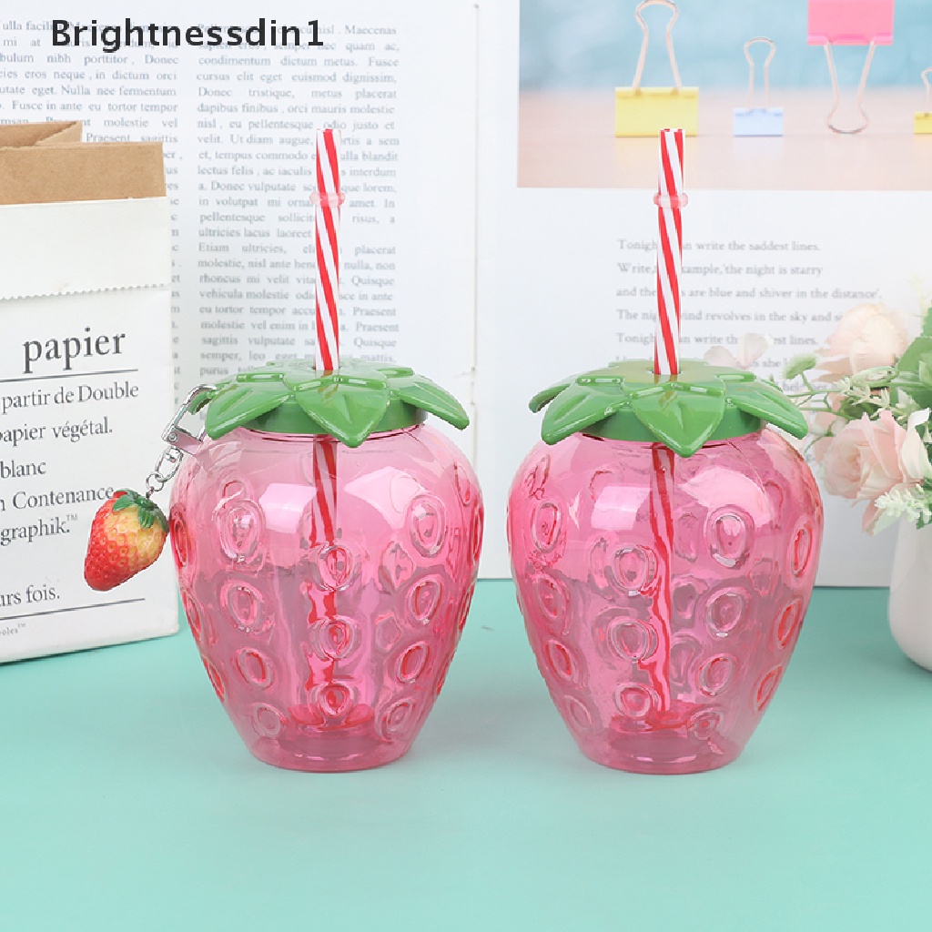 Cangkir Air Portabel Bahan Plastik Motif Kartun Strawberry Dengan Sedotan 1 In 1 Untuk Anak Perempuan