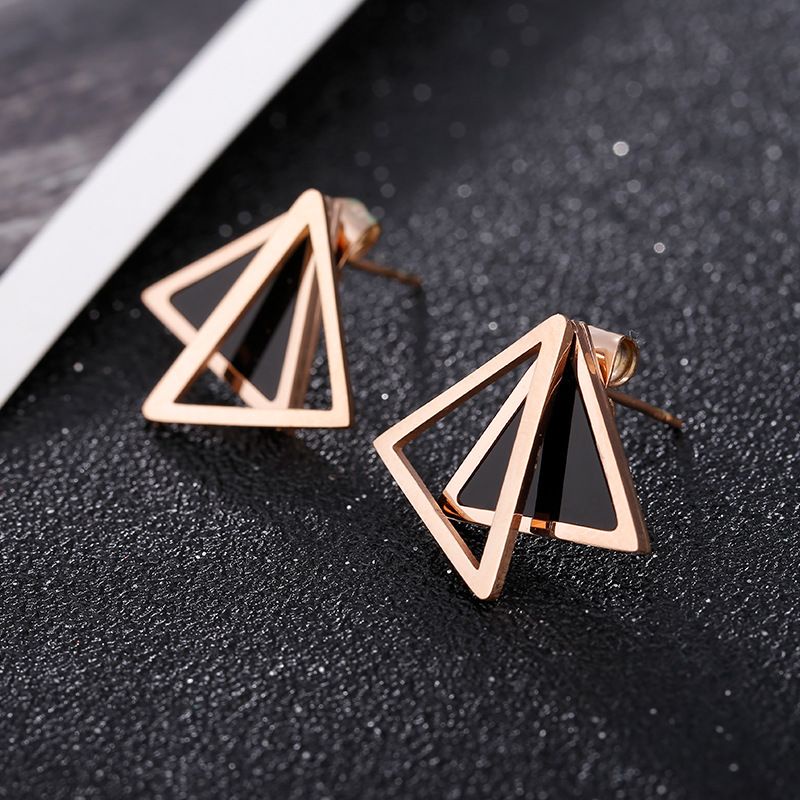 COD! anting titanium stud segitiga hitam anti karat import