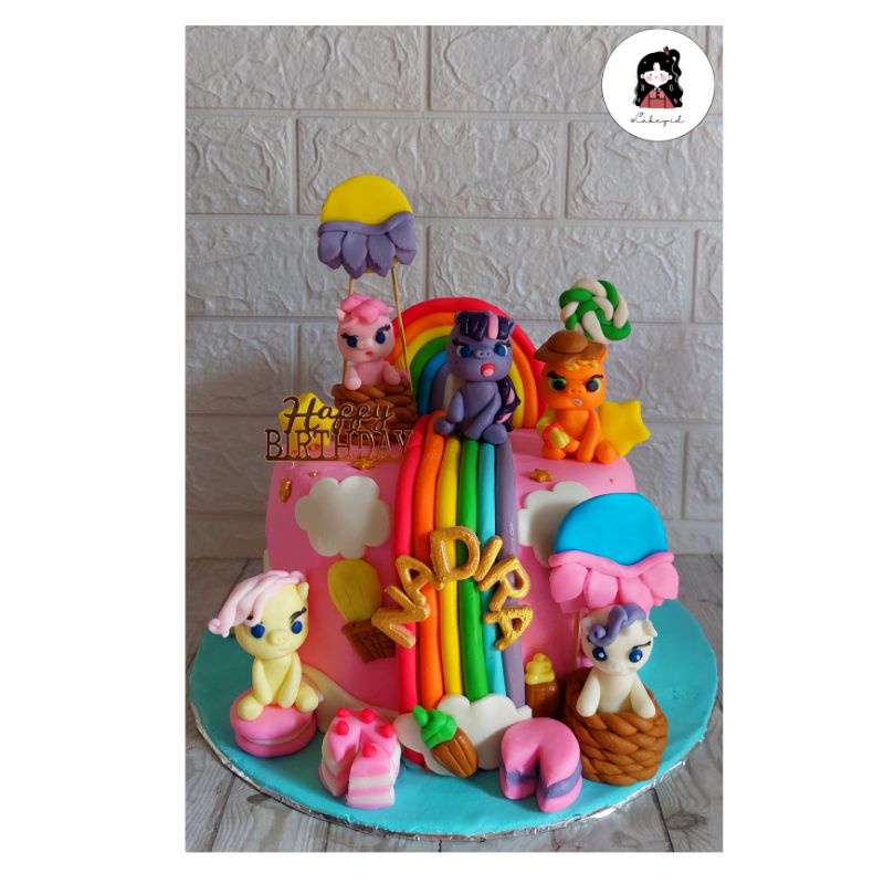 

Kue Ulang Tahun Karakter/Custom Birthday Cake