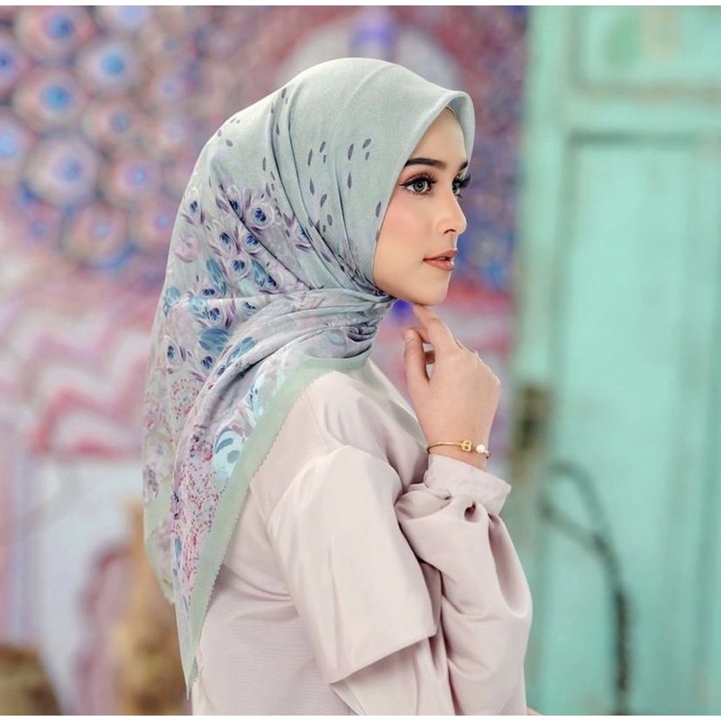 Buttonscarves Ederra lichen Voal square