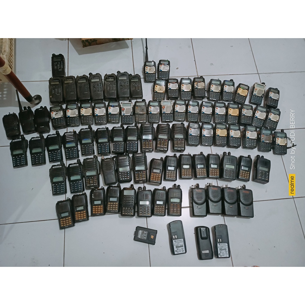 SEGALA HT MADE IN CHINA KOLEKSI TANPA CHARGER UV5RA UV82 UV9R HT WEIRCOM HT VOXTER LUPAX WEIERWEI