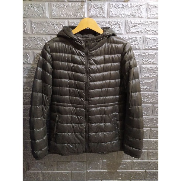 jaket bulu angsa  uniqlo ultra light size M wanita fit S cowo second