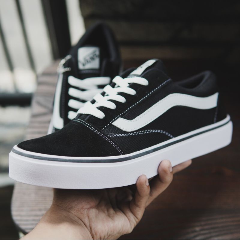 Sepatu Sneakers Pria Dan Wanita Vans Old Skool Black White