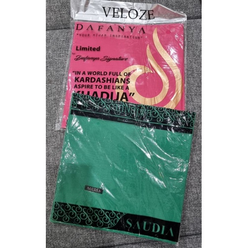 Jilbab katun paris warna cerah Saudia (hijau) & Veloze (fanta)