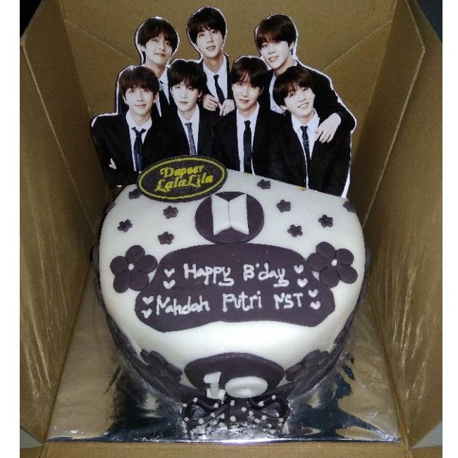 

Kue Ultah Custome BTS / Blackforest BTS / Kue Ultah / Kue Ulang Tahun