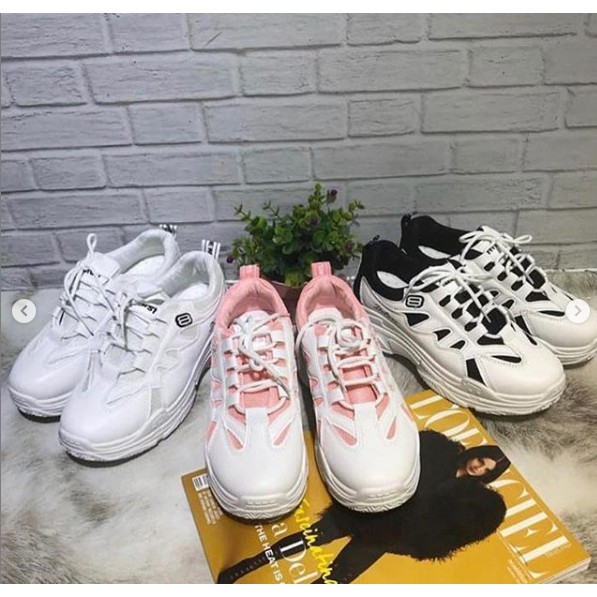 Sepatu Sneakers 859