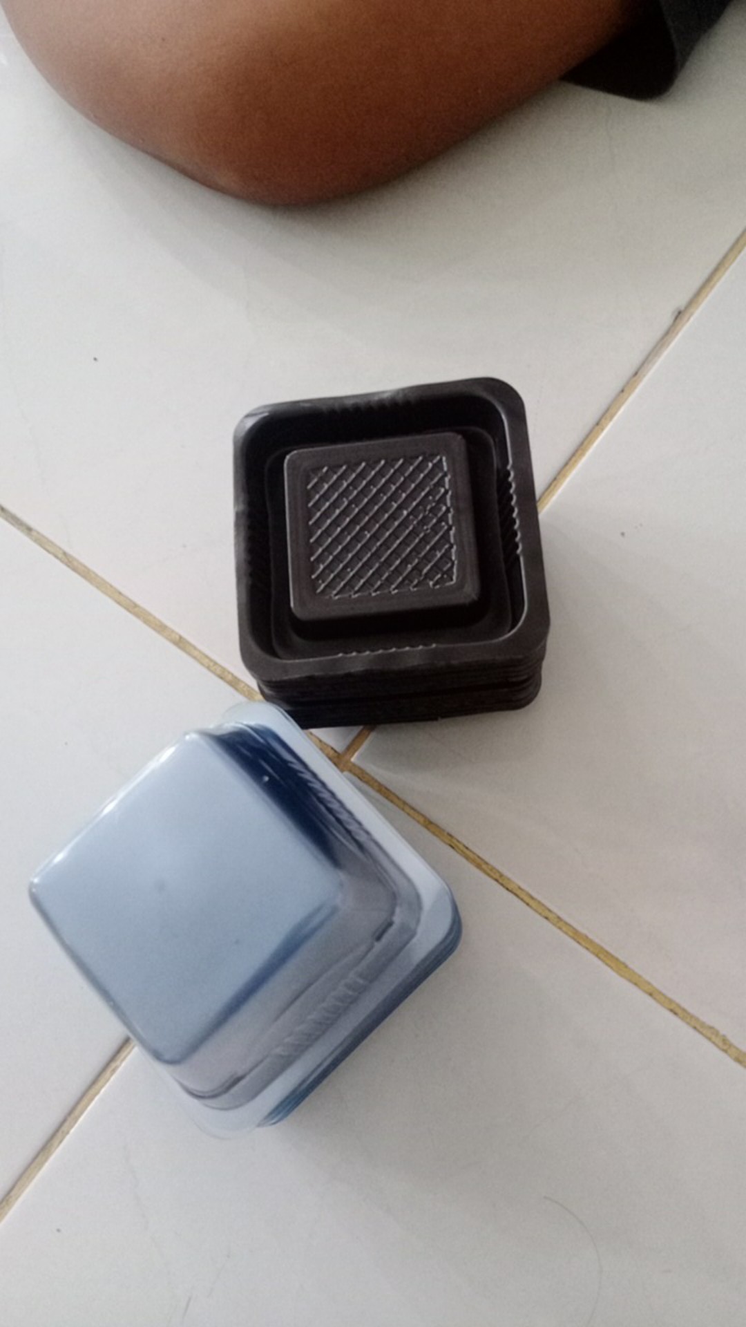 Mika Brownies Mini 8x8x5 Cm [1 Pack 50 Pcs]