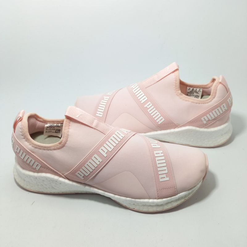 Sepatu wanita Puma NRGY Star Slip On.  Pearl - Puma white