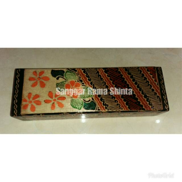 

Tempat pensil batik
