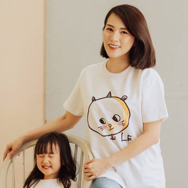 Kaerysleika leika cat katty oversized white t shirt size xs