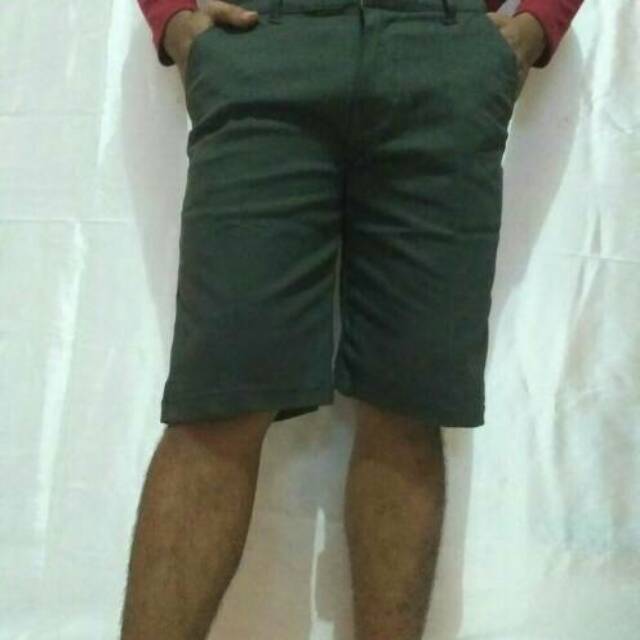 Celana Pria Pendek/Celana Pendek Pria Kualitas Distro Bahan Kantun Halus Size 27 - 32