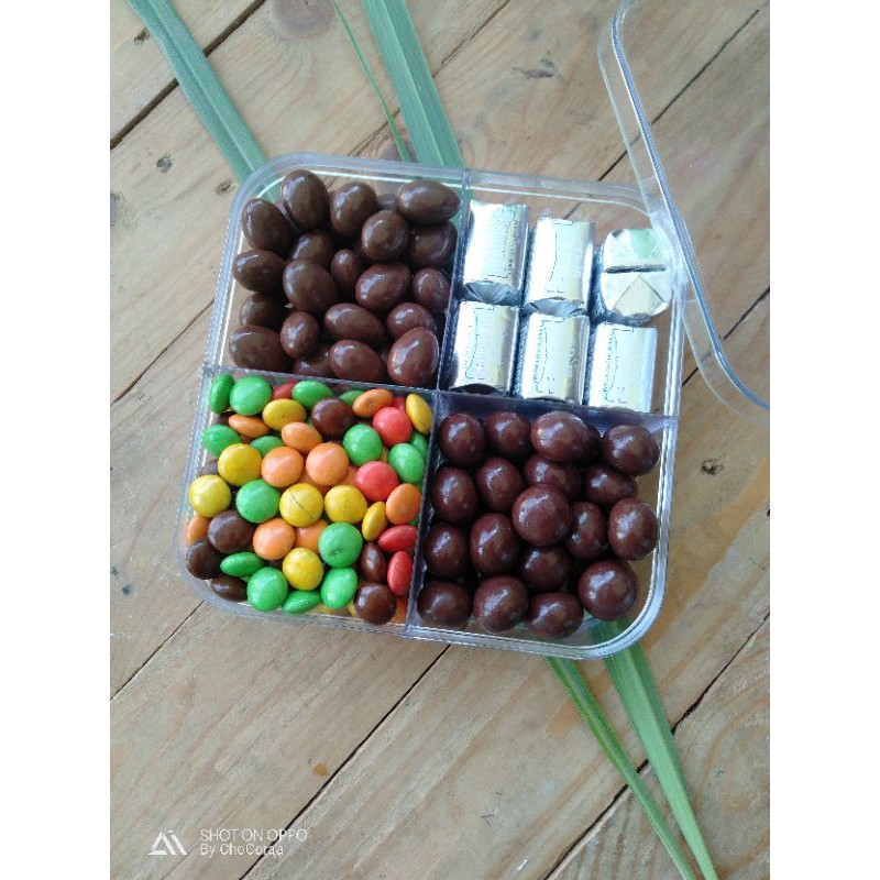 

Paket coklat delfi mix gift hampers kode 4c