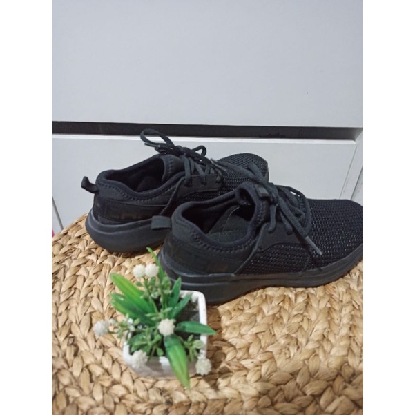 Preloved Sepatu Anak Skechers Original  size 34