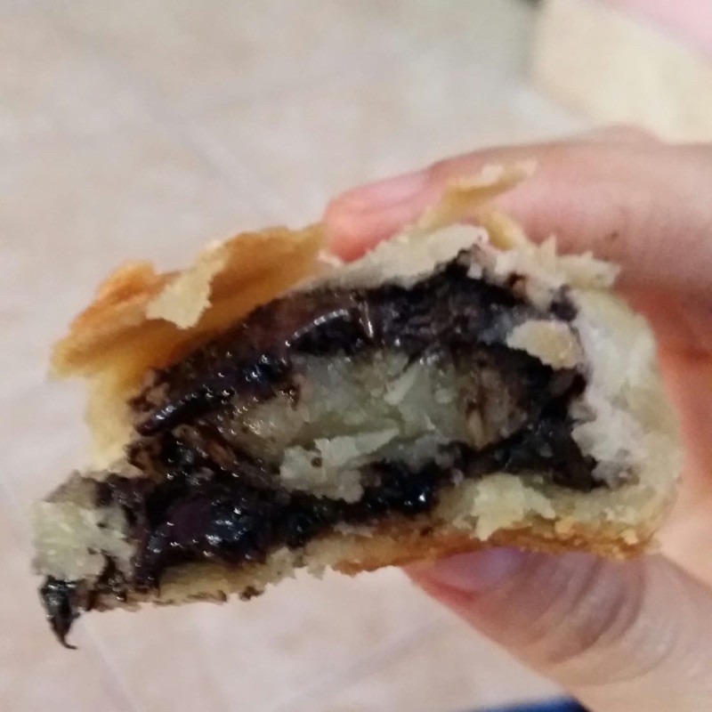 

Bakpia ukuran jumbo diameter 7cm per pcs nya isi 10pcs dalam 1pack
