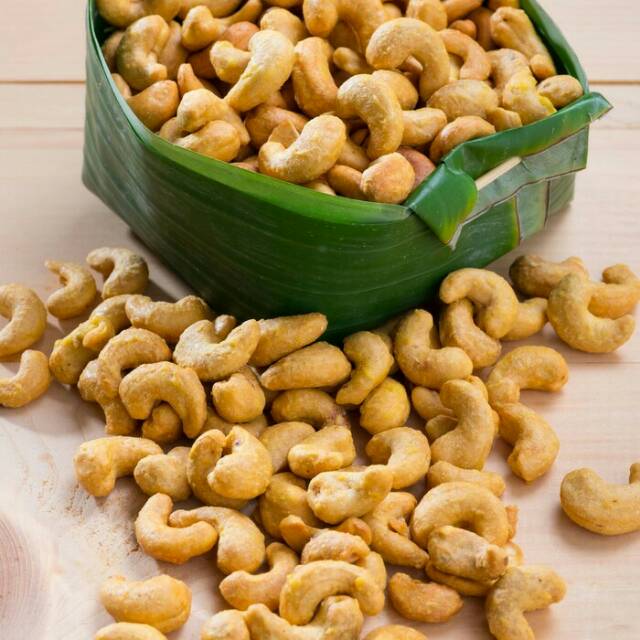 

Kacang Mede Crispy Premium 500gr