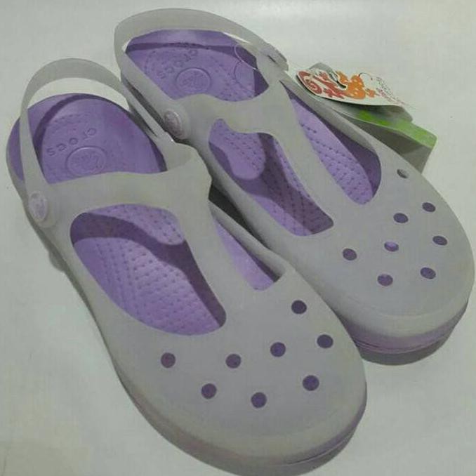 Sepatu Sandal Crocs Carlie Mary Jane 