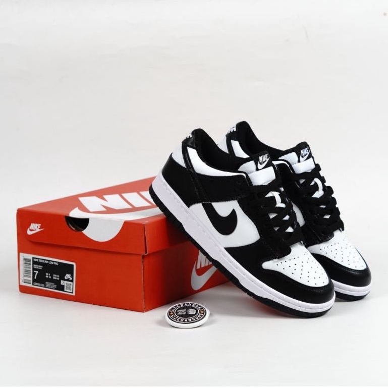 Sepatu Nike SB Dunk Low Black Whita