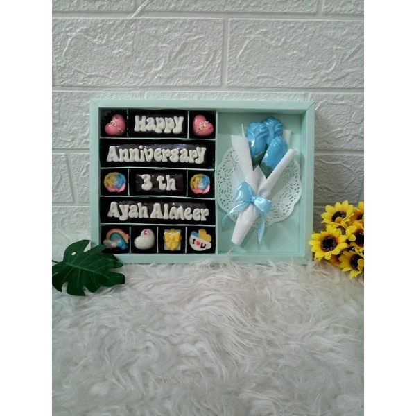 

Cokelat box custom + buket cokelat | cokelat sekat, cokelat custom hadiah