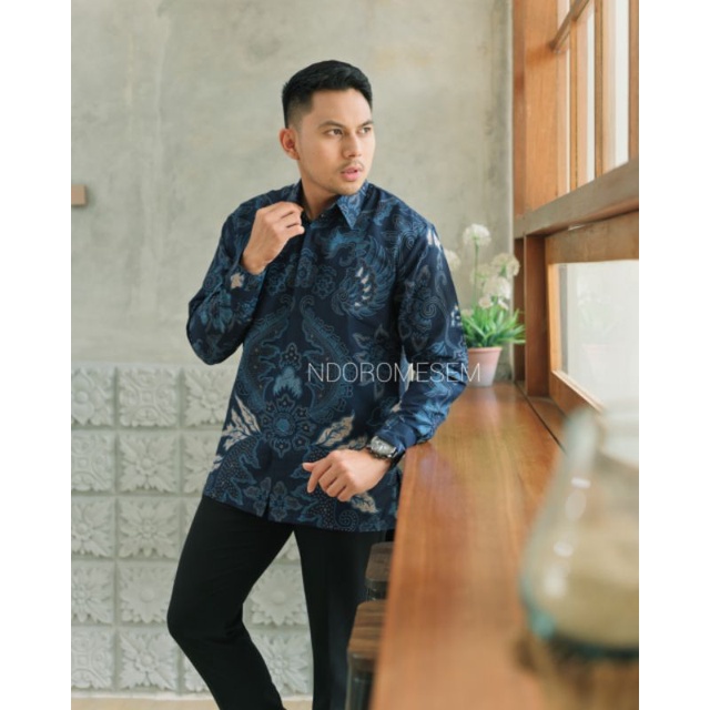 Batik sayap navy katun halus full furing