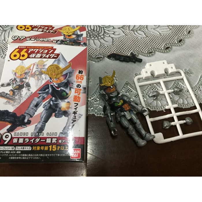 66 action Kamen Rider gaim