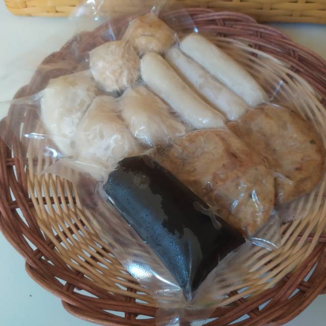 

Pempek ikan tenggiri asli