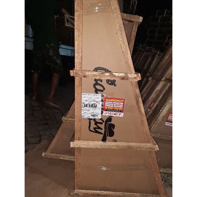 Packing Kayu Gitar, Amplifier, Cajon, dan Barang Mudah Pecah Lainnya