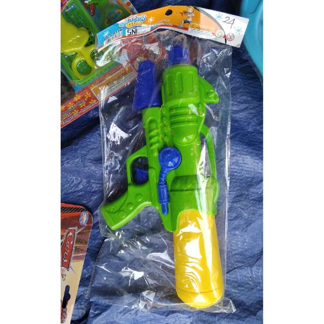 Mainan pistol air besar