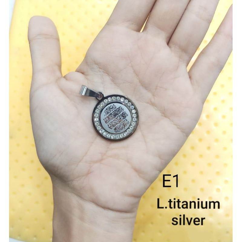 Liontin Import Permata TitaniumD1