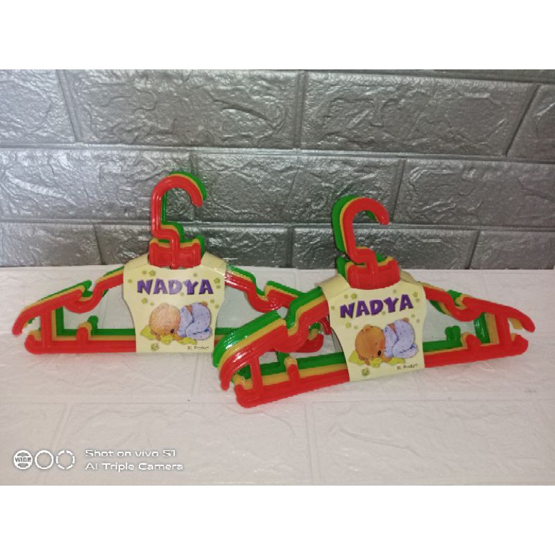 KASTOK/KAPSTOK/HANGER BAJU ANAK