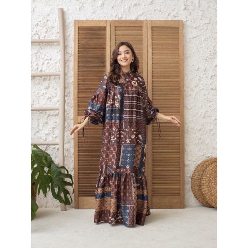 Amanda Dress Wearing Klamby