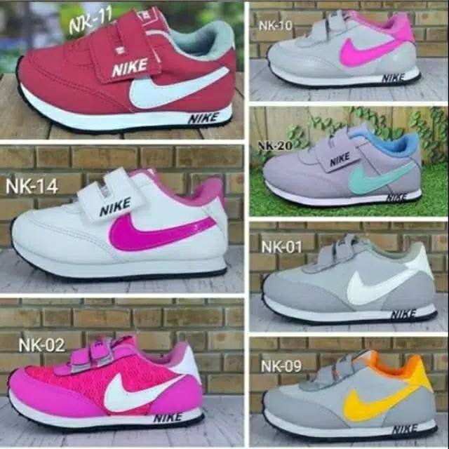 Sepatu sekolah anak (nike)
