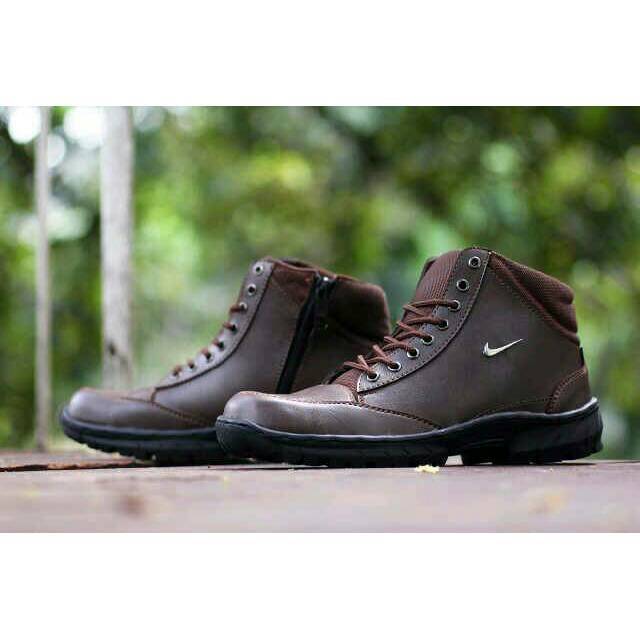 Sepatu Safety Pria Boots nike betrano Armour Hitam Ujung Besi Working Proyek Hiking