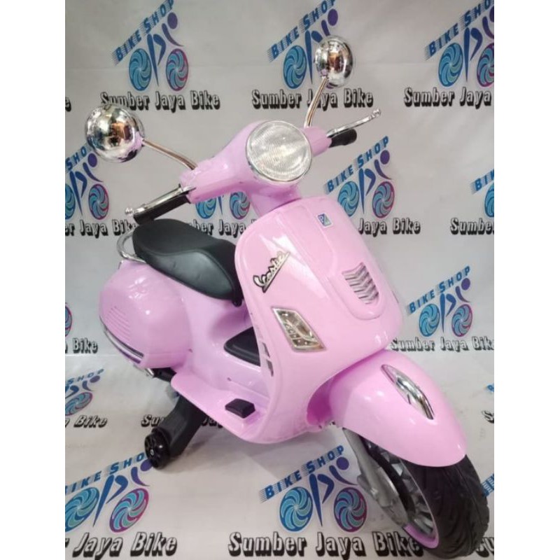 Mainan Motoran Aki Anak Vespa PMB Vestic M288