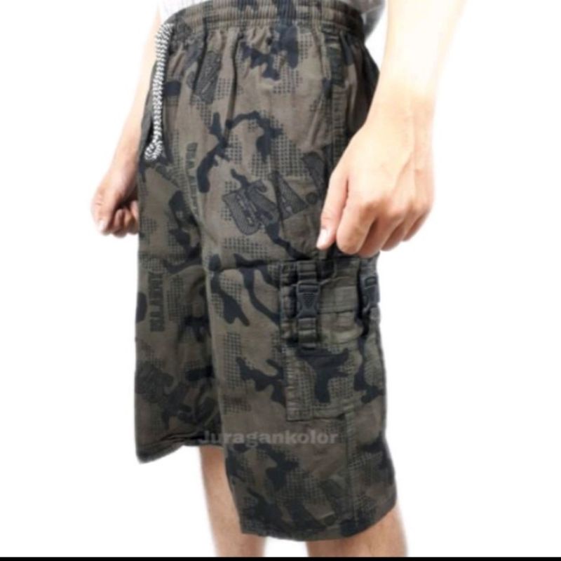 Celana pendek cargo loreng jumbo