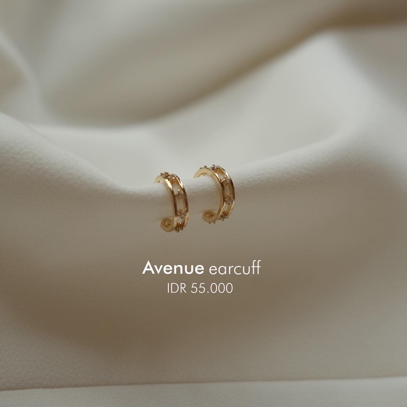 Avenue earcuff